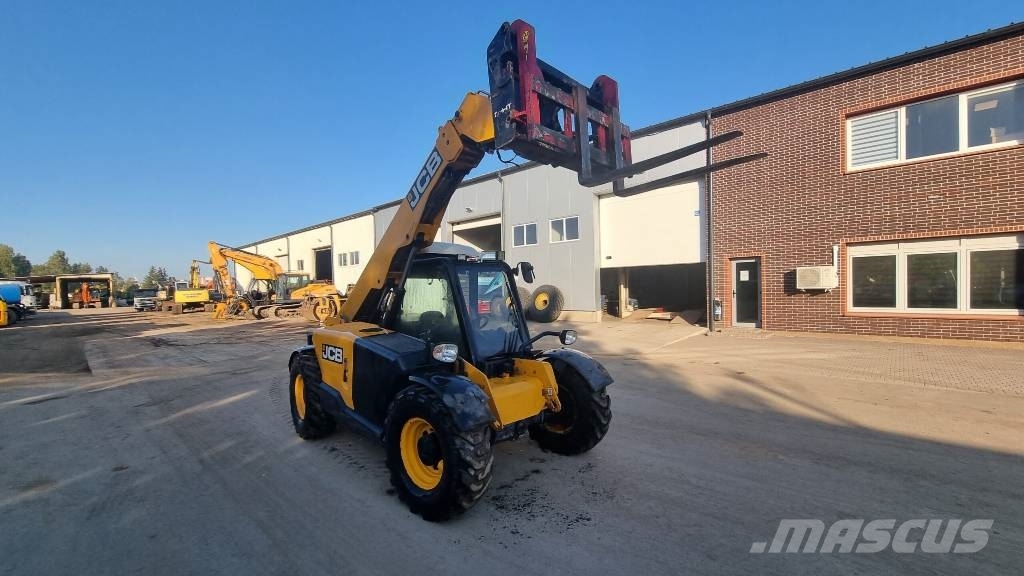 JCB 525-60 Hi-Viz 伸缩轮式装载机