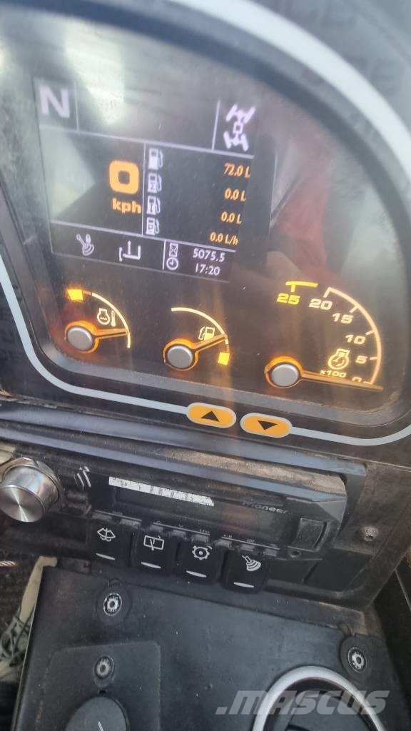 JCB 525-60 Hi-Viz 伸缩轮式装载机