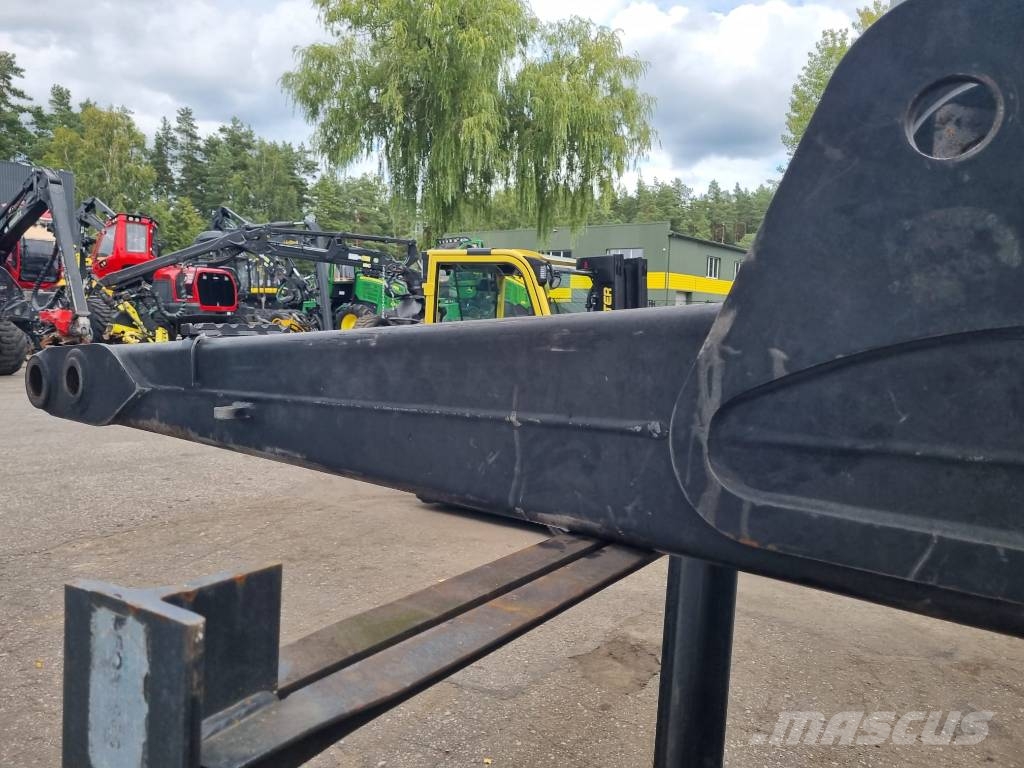 John Deere CF7 main boom F619880 F643913 Żurawie do forwarderów