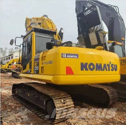 Komatsu PC210 中型挖掘机