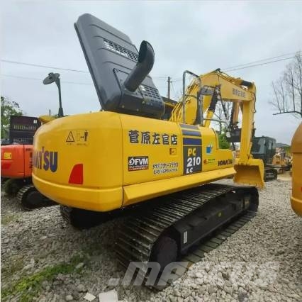 Komatsu PC210 中型挖掘机