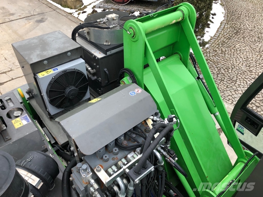Sennebogen 821 Waste / industry handlers