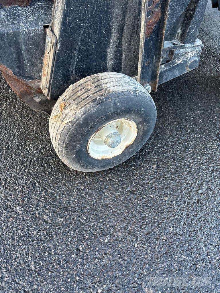 New Holland ROLLBELT 180 SUPERFEED Lisy na okrúhle balíky