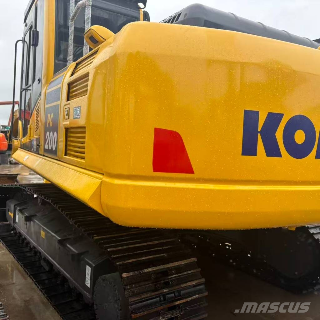 Komatsu PC 200 Εκσκαφείς με ερπύστριες