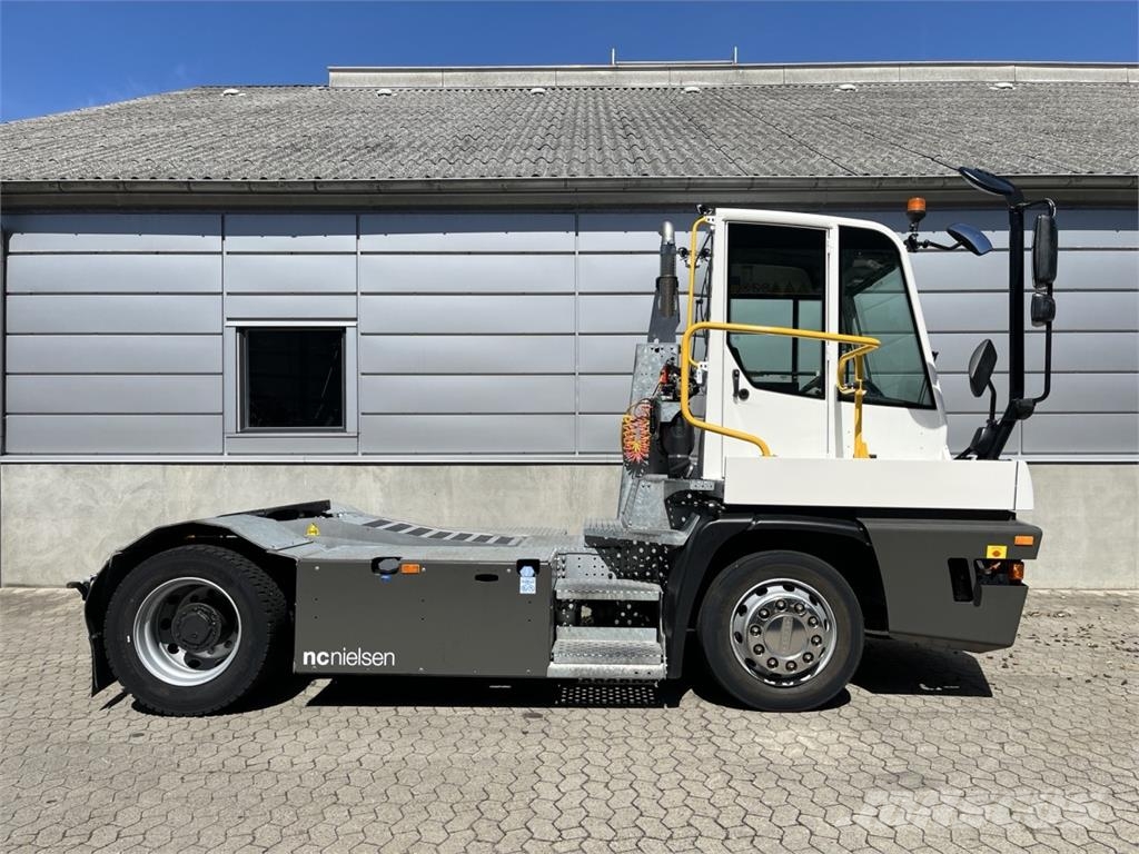 Terberg YT223 4X2 Terminal tractors