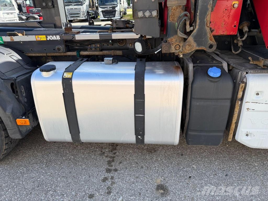 Volvo FH540 8X4/4 + RECODRIVE + HMF2120 + EURO6 Treileri ar āķi