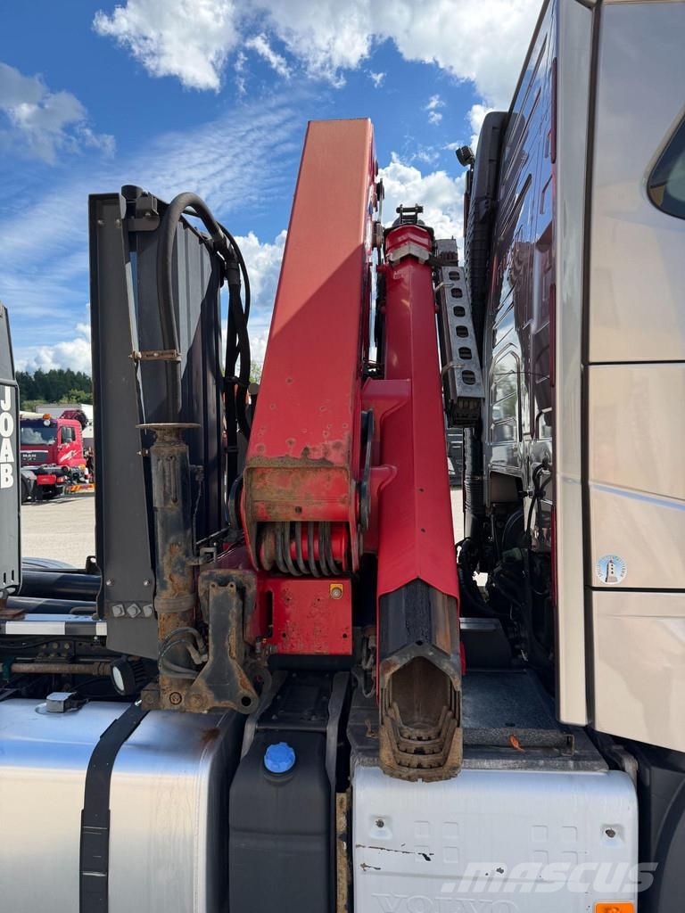 Volvo FH540 8X4/4 + RECODRIVE + HMF2120 + EURO6 Treileri ar āķi