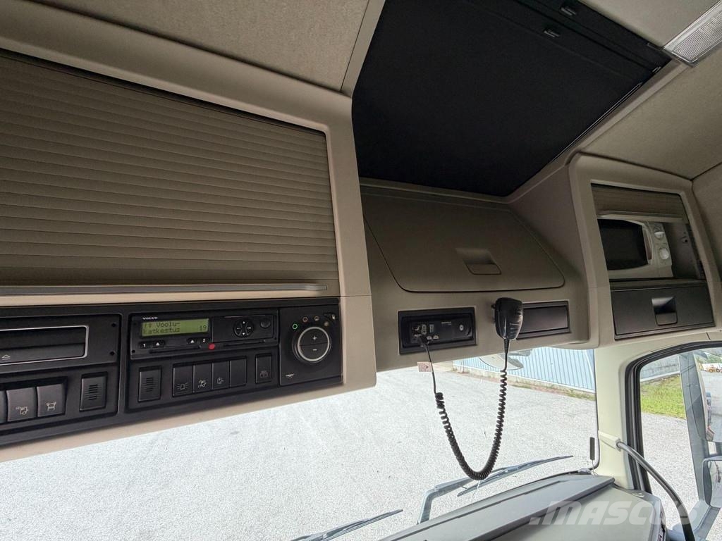 Volvo FH540 8X4/4 + RECODRIVE + HMF2120 + EURO6 Treileri ar āķi