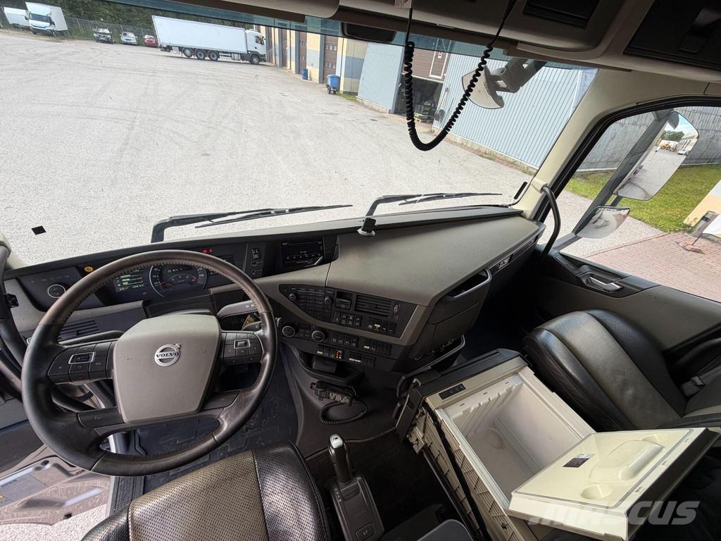 Volvo FH540 8X4/4 + RECODRIVE + HMF2120 + EURO6 Treileri ar āķi