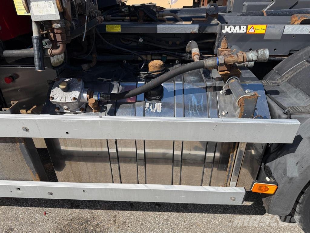 Volvo FH540 8X4/4 + RECODRIVE + HMF2120 + EURO6 Treileri ar āķi