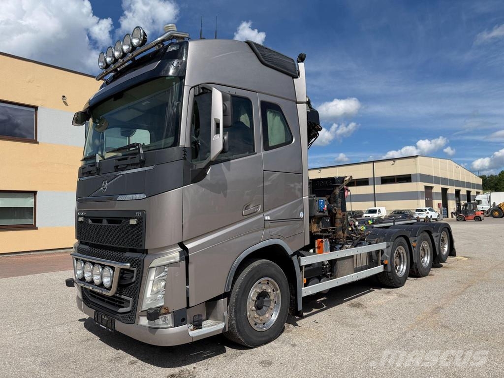 Volvo FH540 8X4/4 + RECODRIVE + HMF2120 + EURO6 Treileri ar āķi