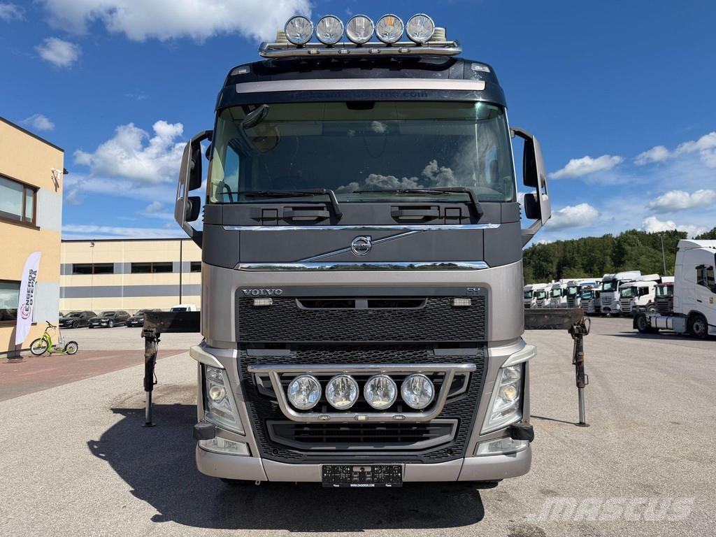 Volvo FH540 8X4/4 + RECODRIVE + HMF2120 + EURO6 Treileri ar āķi
