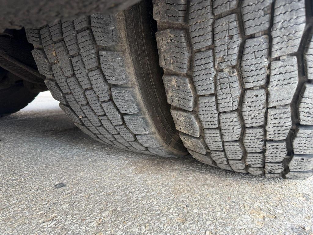 Volvo FH540 8X4/4 + RECODRIVE + HMF2120 + EURO6 Treileri ar āķi
