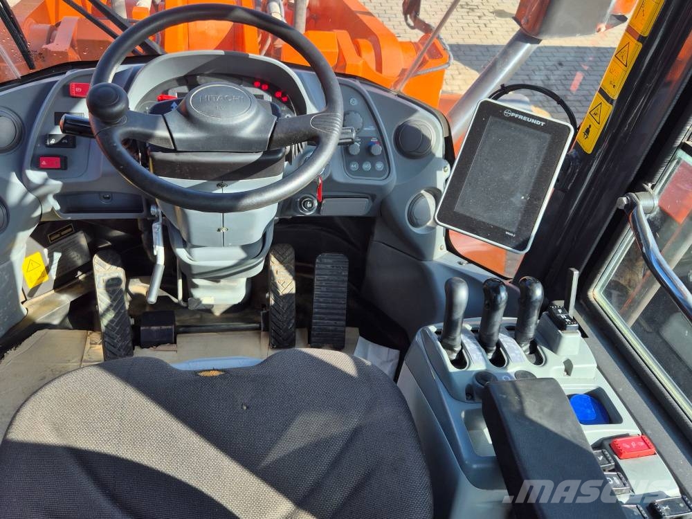 Hitachi ZW 330-6 Iekrāvēji uz riteņiem
