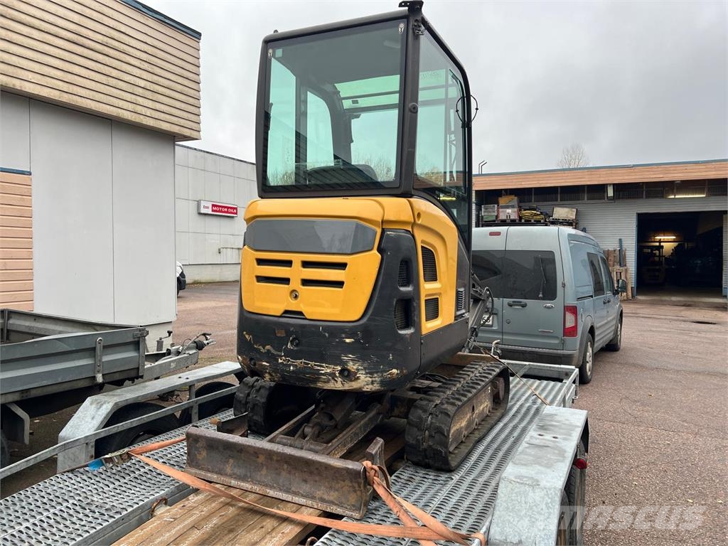 Volvo EC18C Mini ekskavatori < 7 t