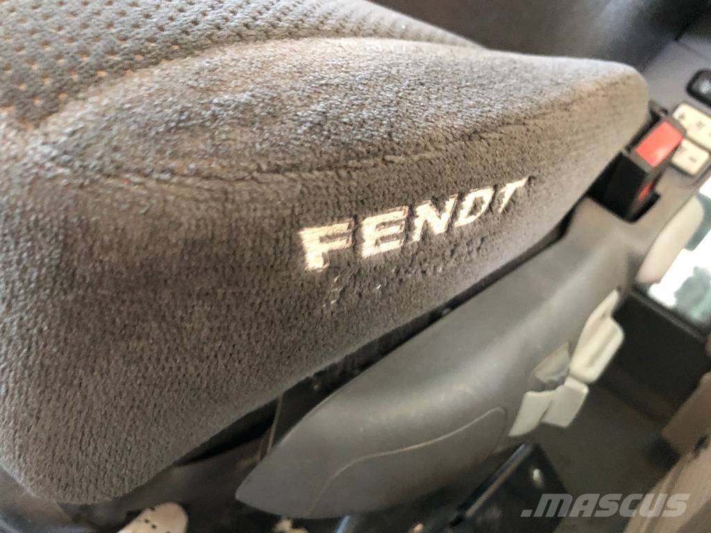 Fendt 828 Vario Profi Трактори