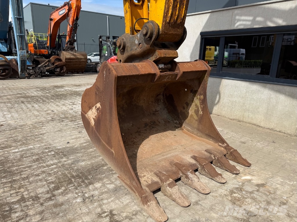 JCB JS 300 LC 4F - JS 300 - JS 330 大型油圧ショベル12t以上（パワーショベル・ユンボ）
