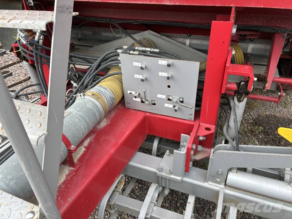 Överum såmaskin Kongskilde Mechanické sejačky