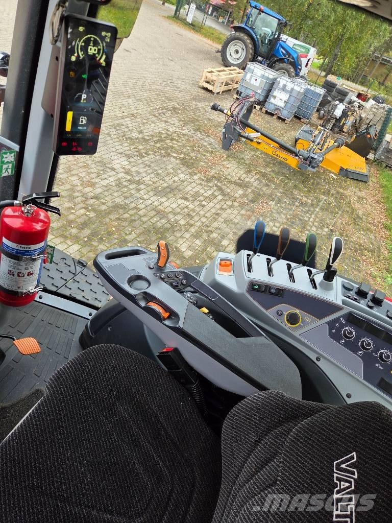 Valtra T 175 Active Tractors