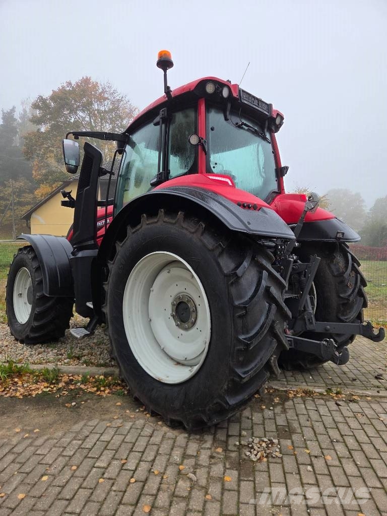 Valtra T 175 Active 트랙터