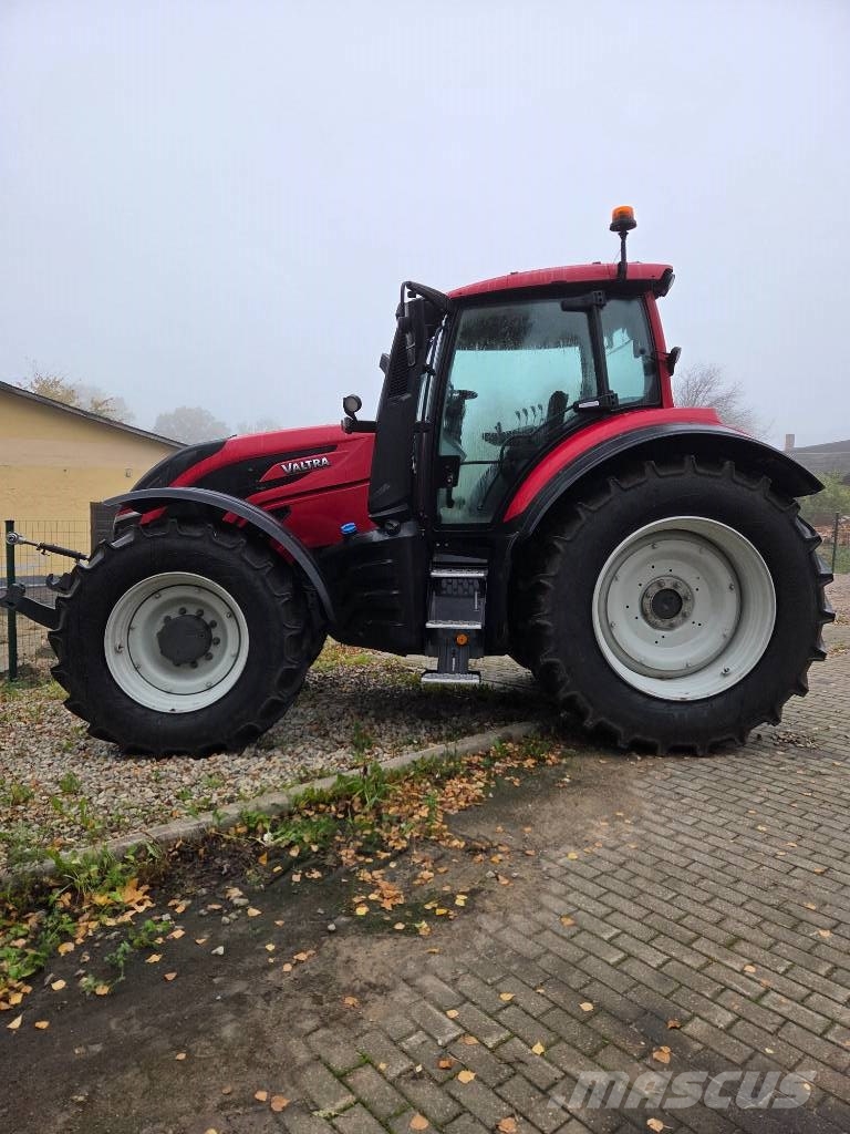 Valtra T 175 Active 트랙터