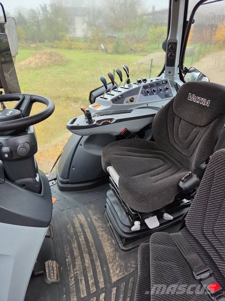 Valtra T 175 Active 트랙터