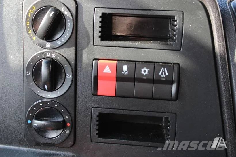 Mercedes-Benz Atego 1221 –FURGON- F-002 Camiones con caja de remolque