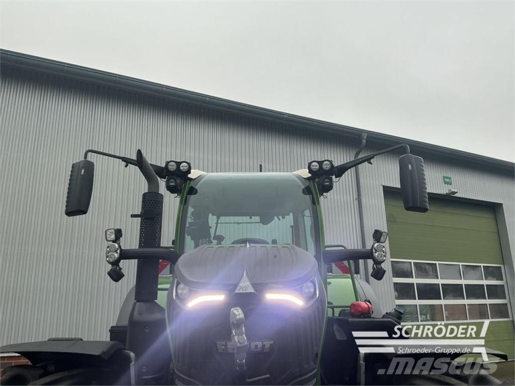 Fendt 728 VARIO GEN7 PROFI PLUS Tracteur