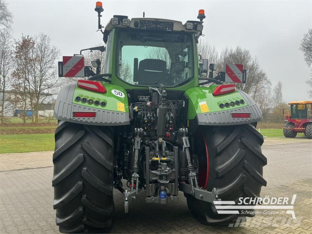 Fendt 728 VARIO GEN7 PROFI PLUS Tracteur