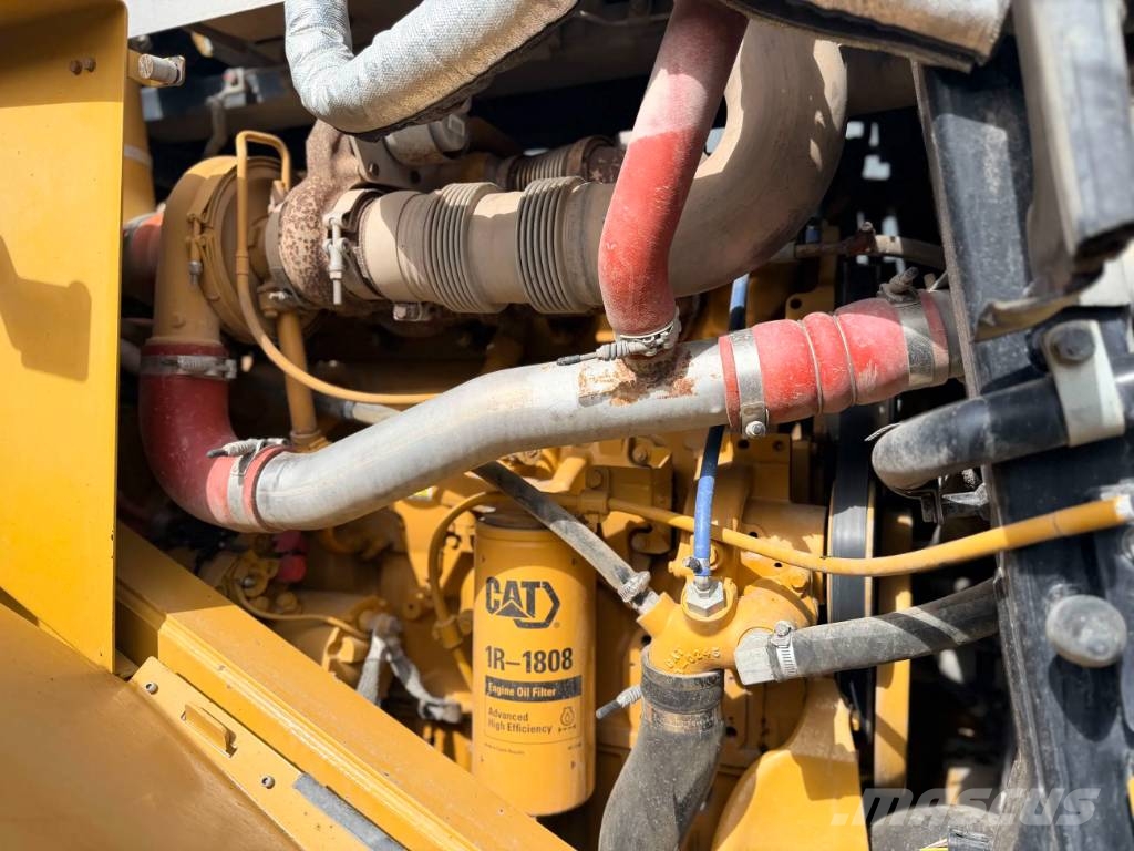 CAT 966M Kolesni nakladalci