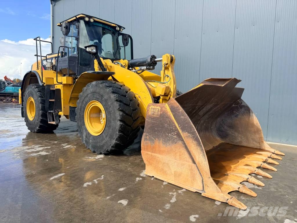 CAT 966M Kolesni nakladalci