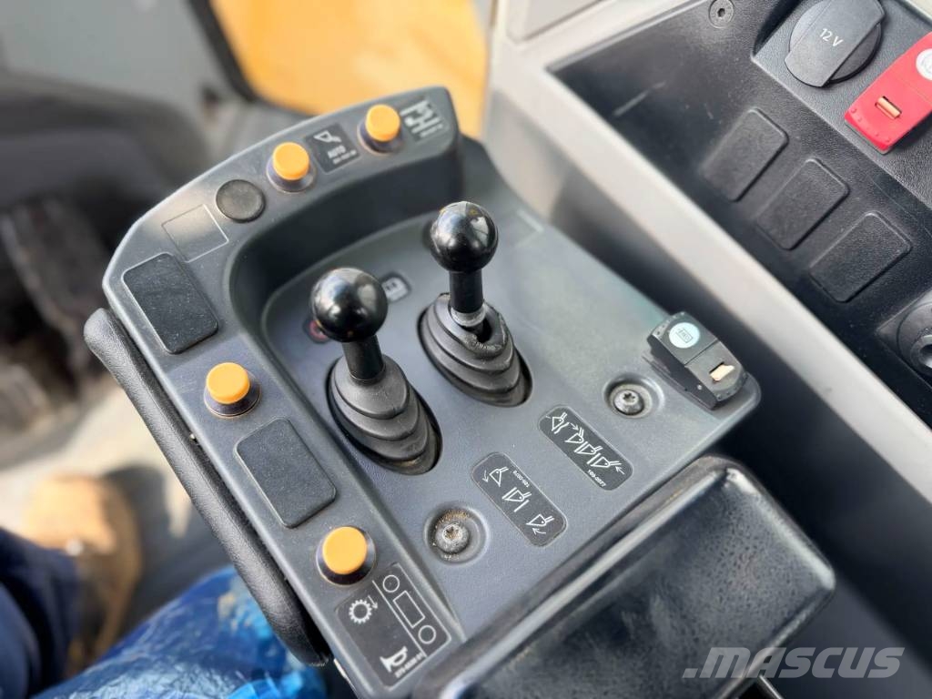 CAT 966M Kolesni nakladalci