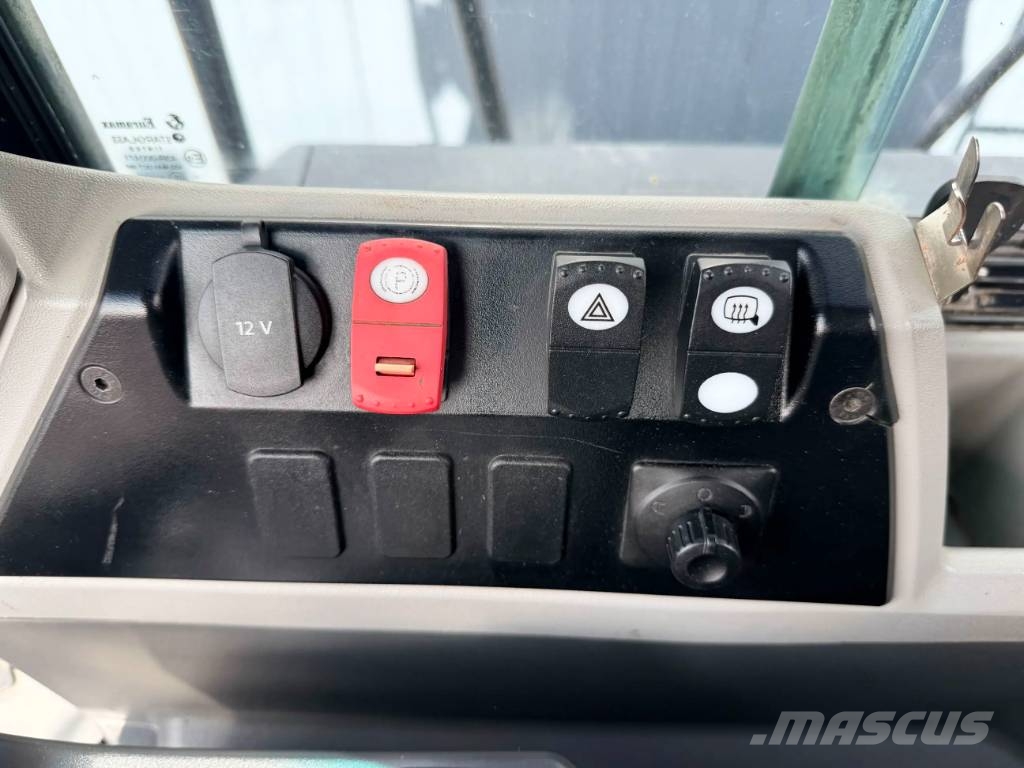 CAT 966M Kolesni nakladalci