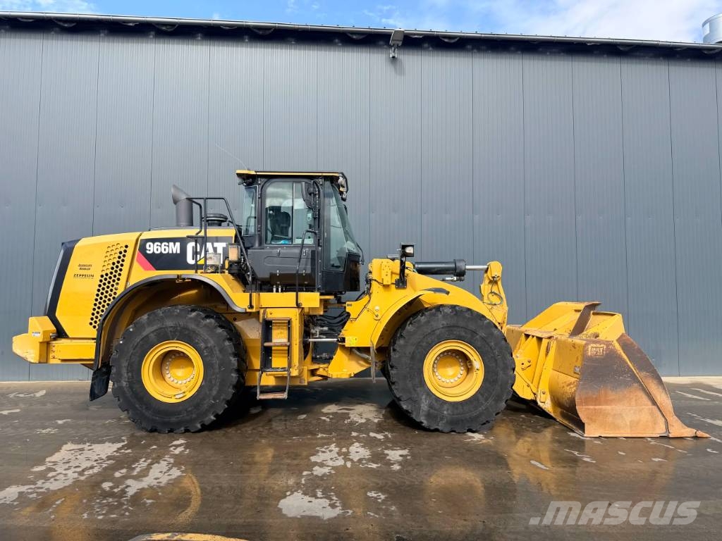 CAT 966M Kolesni nakladalci