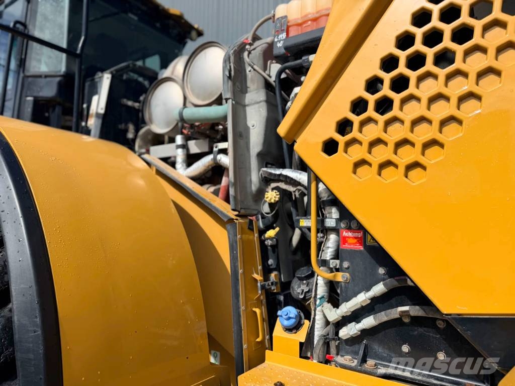 CAT 966M Kolesni nakladalci