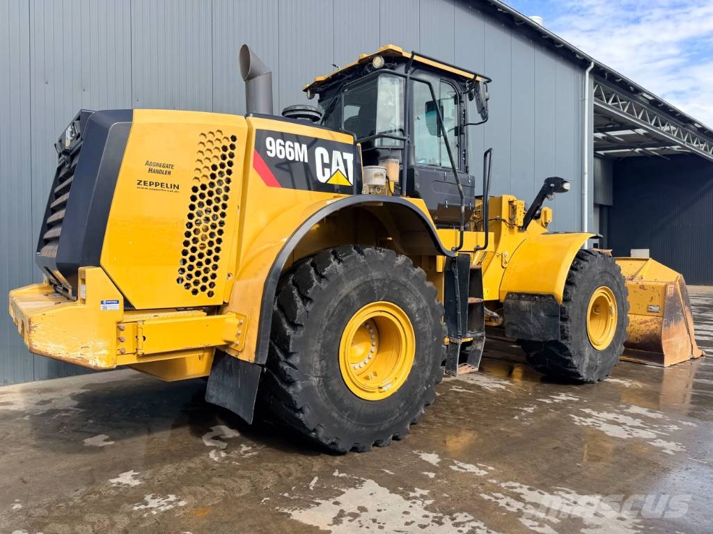 CAT 966M Kolesni nakladalci