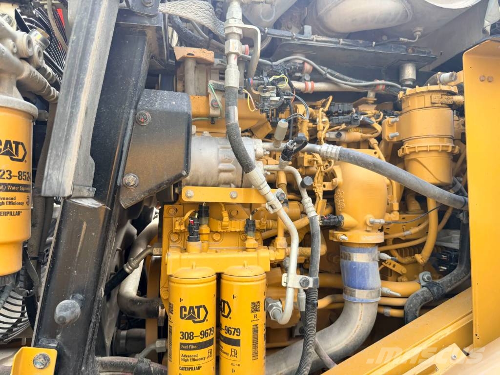 CAT 966M Kolesni nakladalci