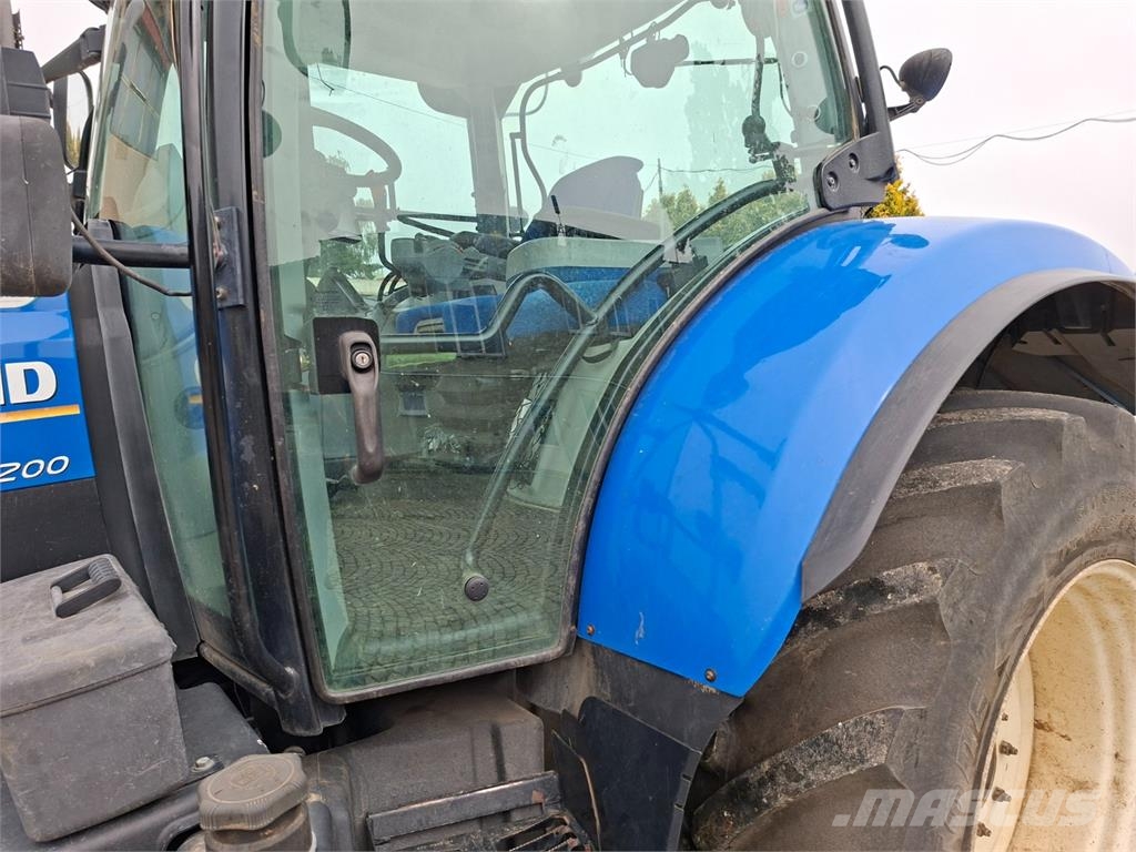 New Holland T7.200 4X4 Stavebnictví - ostatní