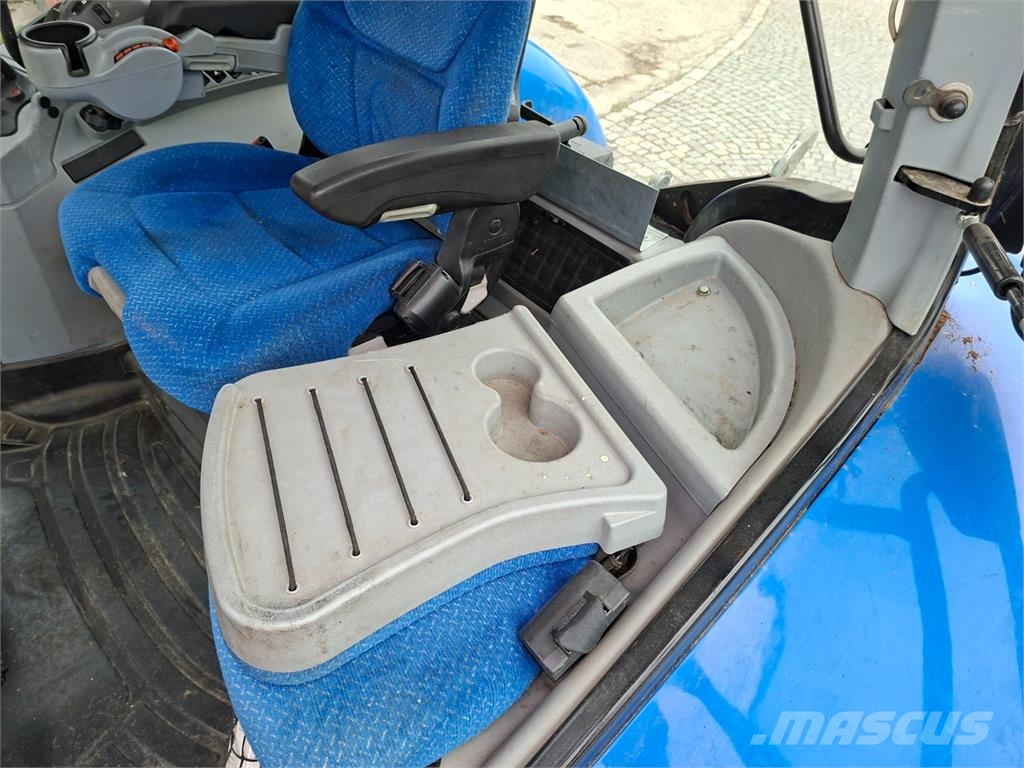 New Holland T7.200 4X4 Stavebnictví - ostatní