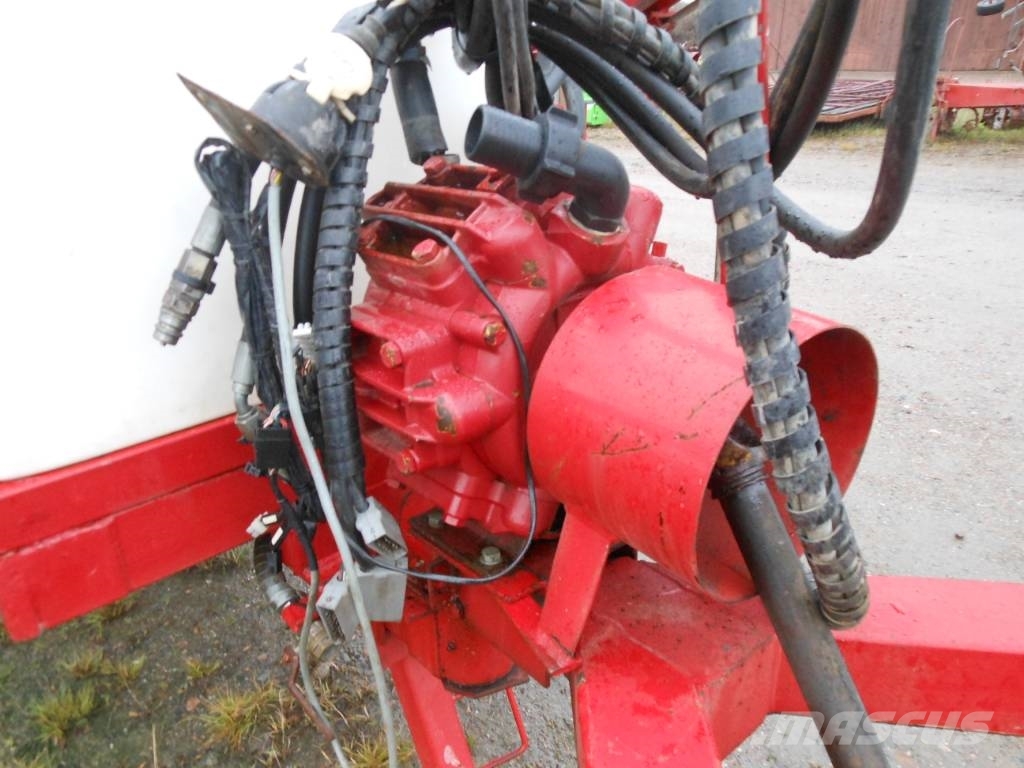 Lindus SPRUTA 2400L Trailed sprayers