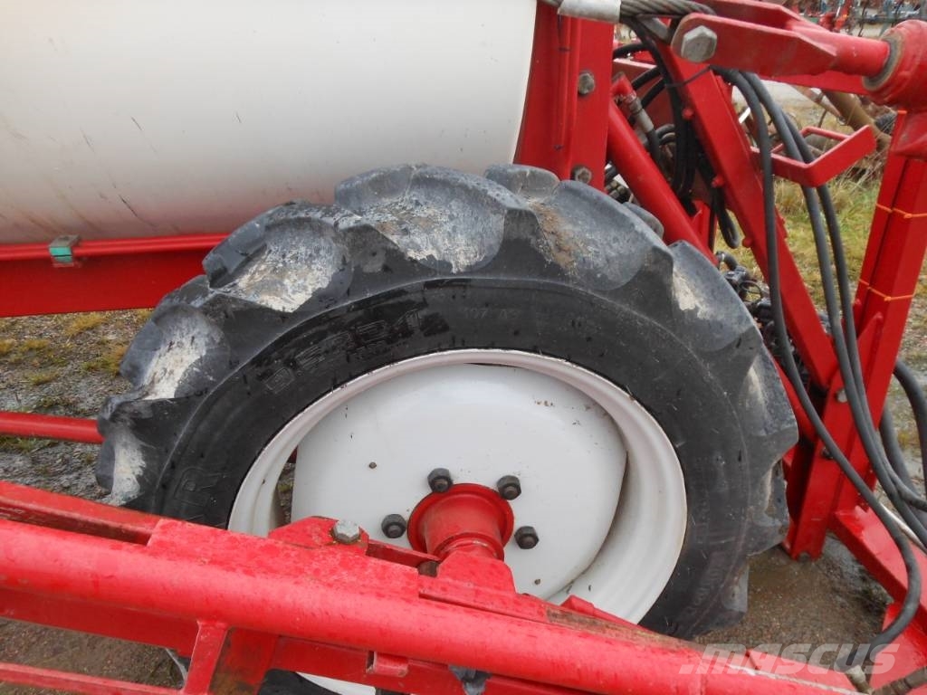 Lindus SPRUTA 2400L Trailed sprayers