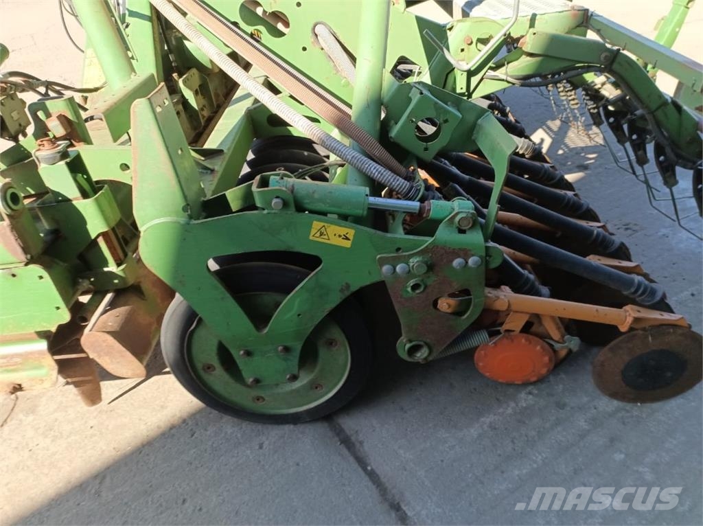 Amazone KG 403 + ADP/KW 403 Perforadoras combinadas
