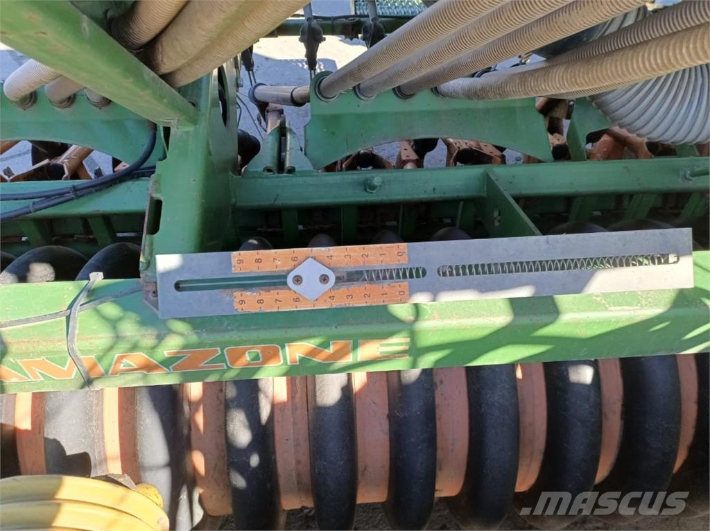 Amazone KG 403 + ADP/KW 403 Perforadoras combinadas