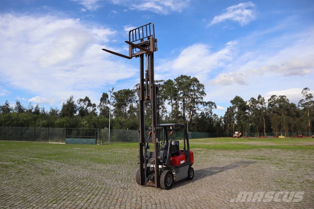 Nissan Y1D2A25Q 2500 kg Dieselové vozíky