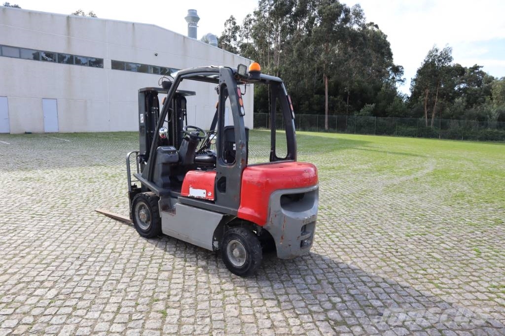 Nissan Y1D2A25Q 2500 kg Dieselové vozíky