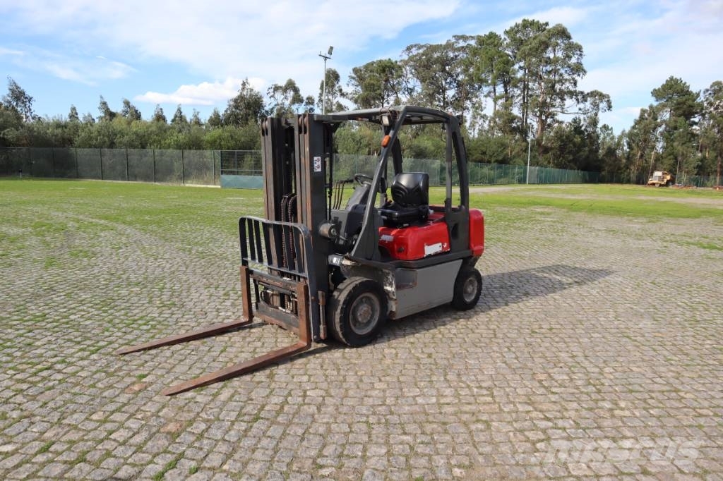 Nissan Y1D2A25Q 2500 kg Dieselové vozíky