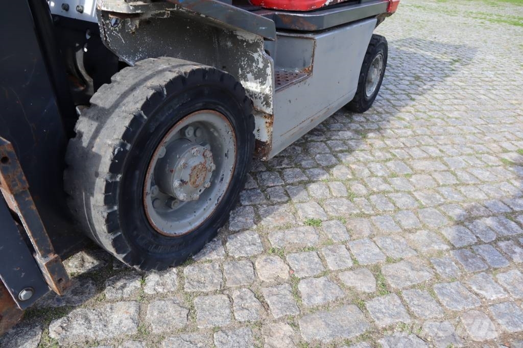 Nissan Y1D2A25Q 2500 kg Dieselové vozíky