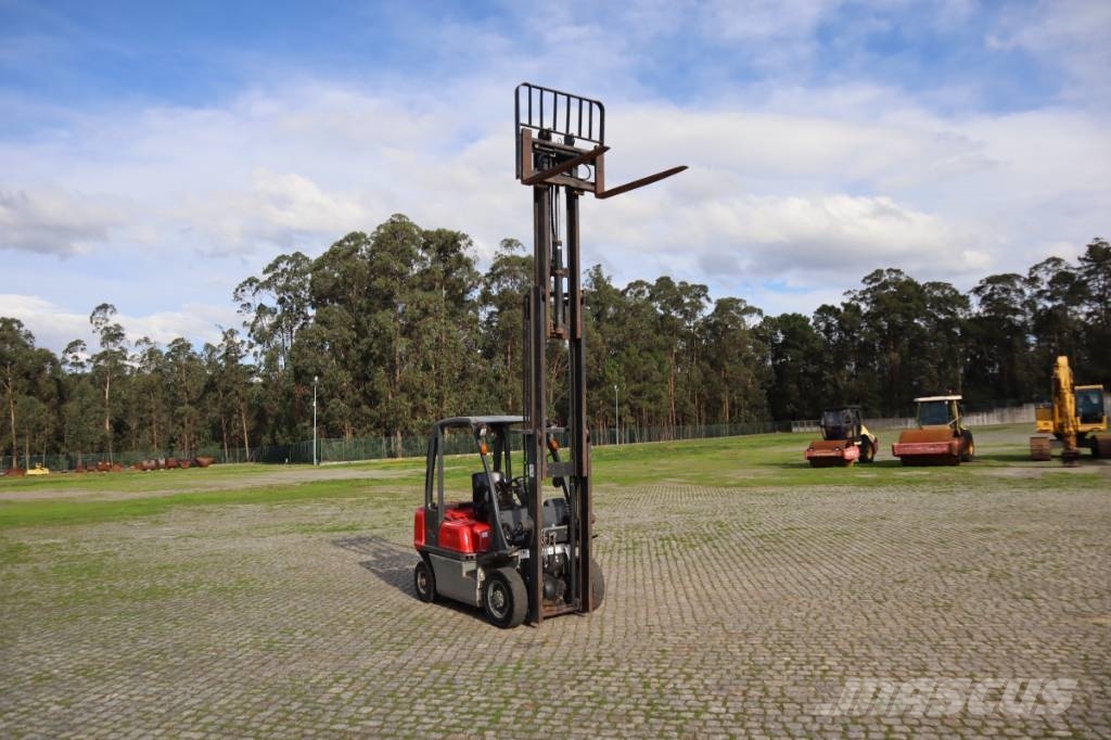 Nissan Y1D2A25Q 2500 kg Dieselové vozíky