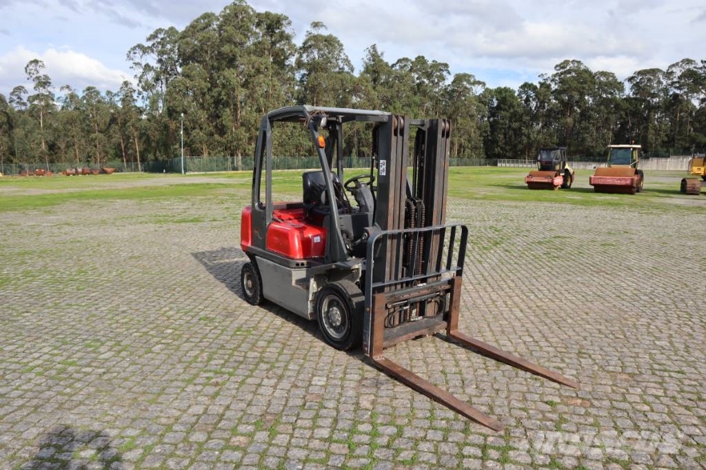 Nissan Y1D2A25Q 2500 kg Dieselové vozíky
