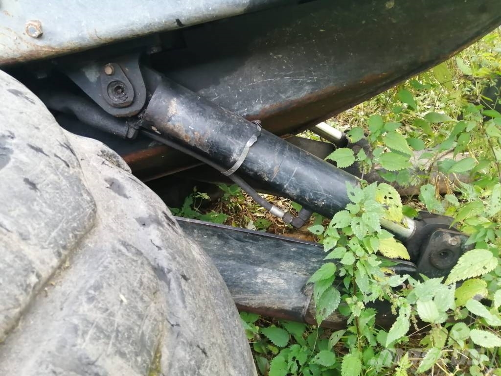 John Deere 1410 D breaking for parts Forvarderi